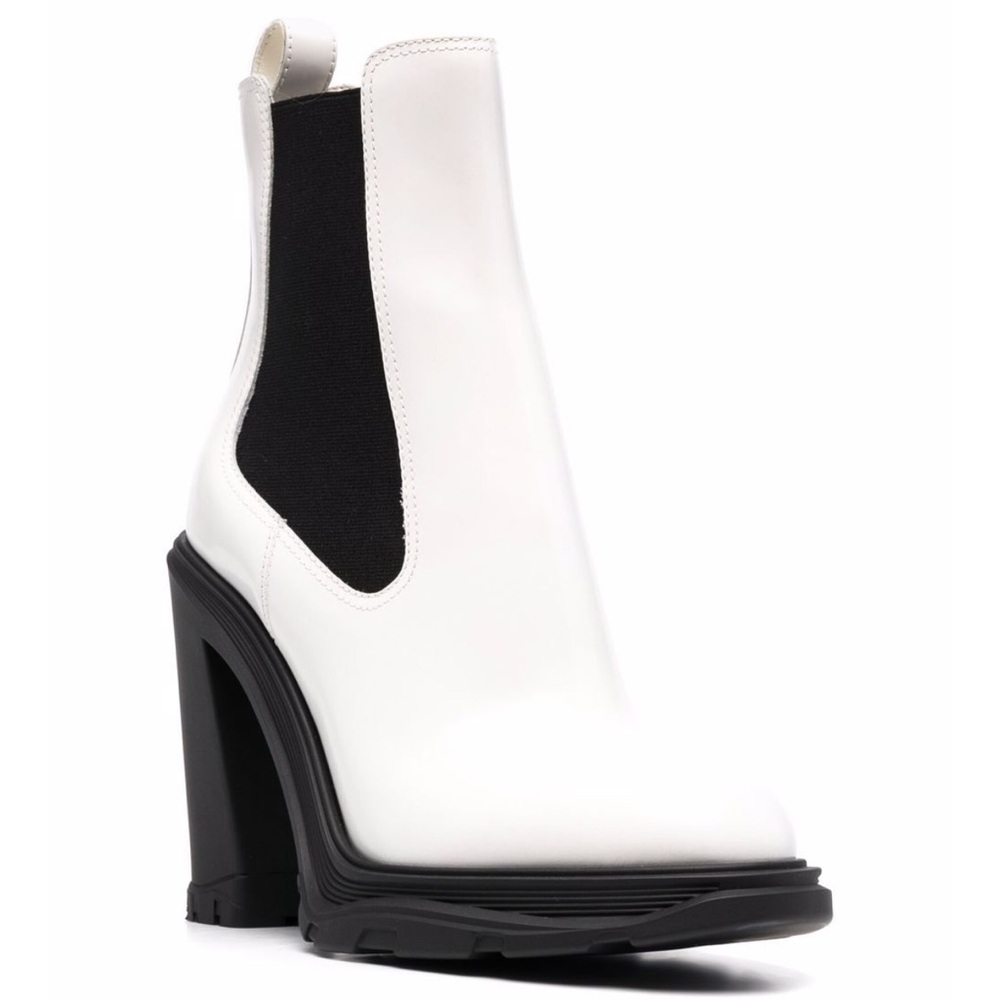 Alexander McQueen Two Tone leather chelsea boots